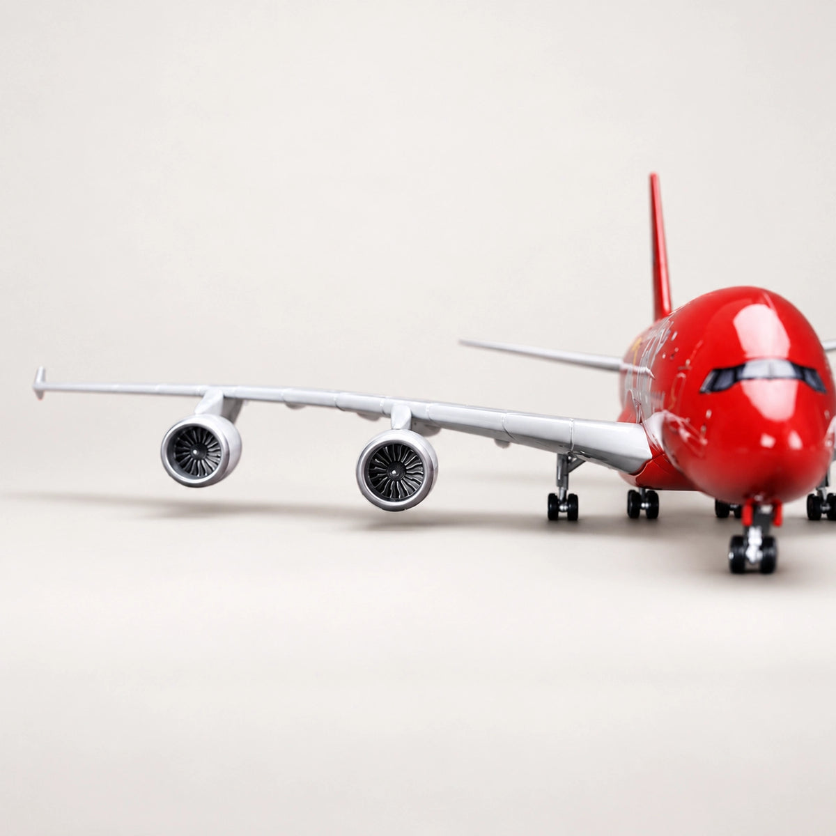 Model Airbusu A380 v edici Coca-Cola v měřítku 1:160