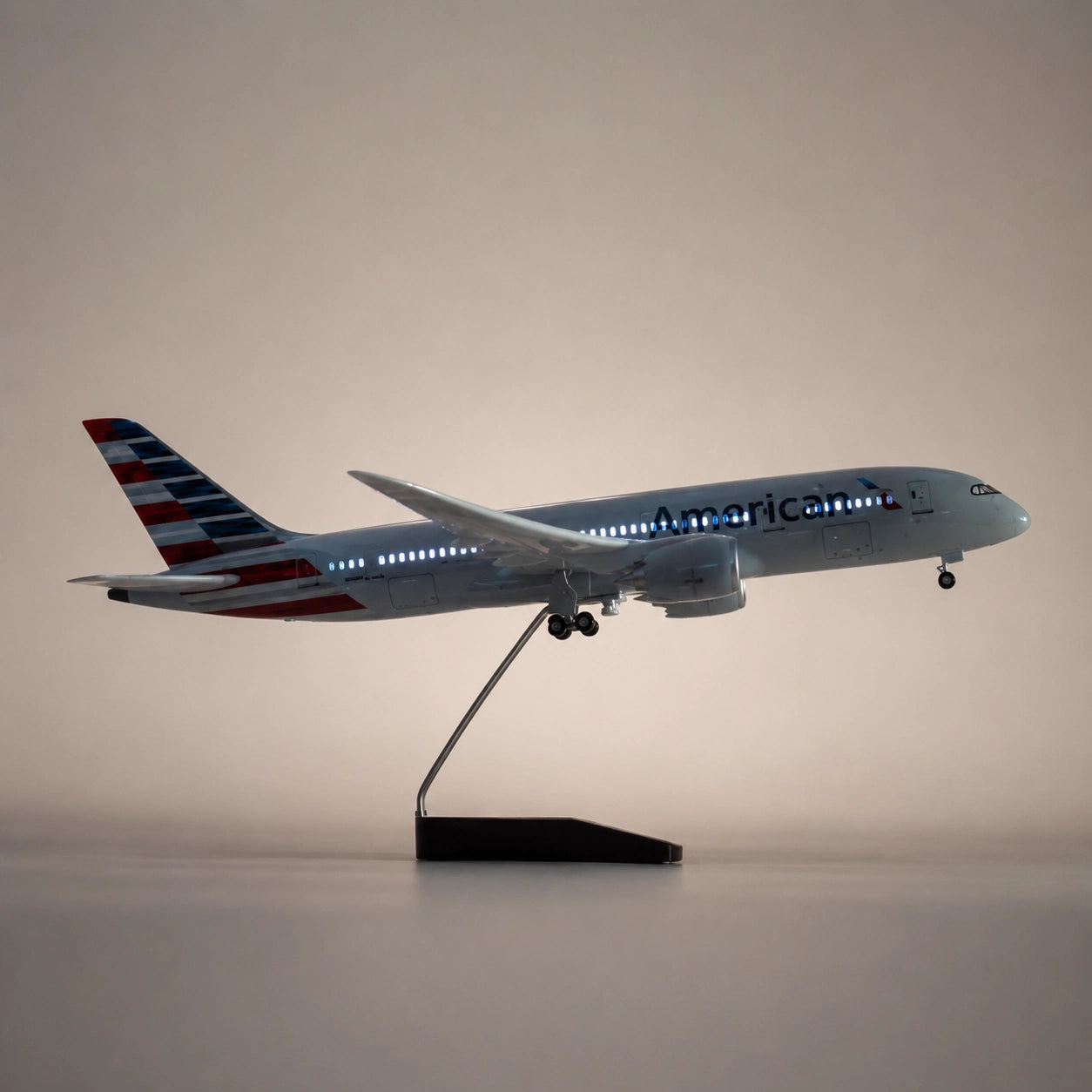 Model American Airlines Boeing 787 Dreamliner v měřítku 1:130