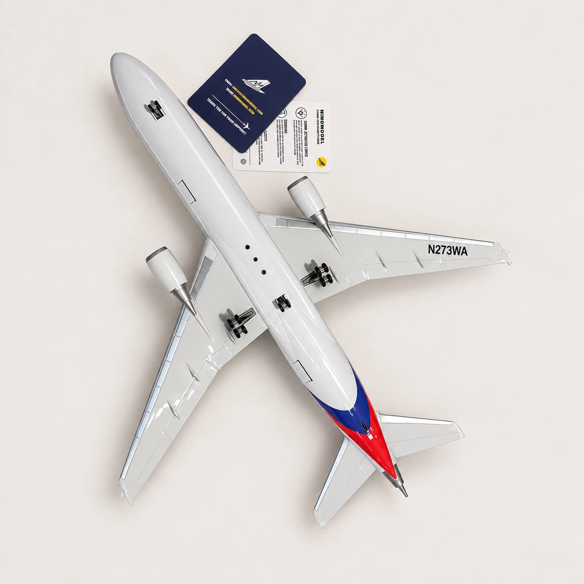 Malaysia Airlines McDonnell Douglas MD-11 — model a scala 1:130