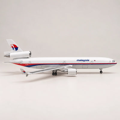 Malaysia Airlines McDonnell Douglas MD-11 — model a scala 1:130