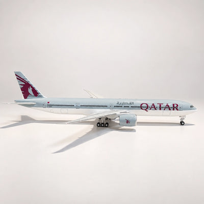 مجسم طائرة بوينغ 777-300ER للخطوط الجوية القطرية بمقياس 1:157