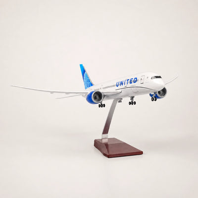 United Airlines Boeing 787 Dreamliner 1:130 Scale Model