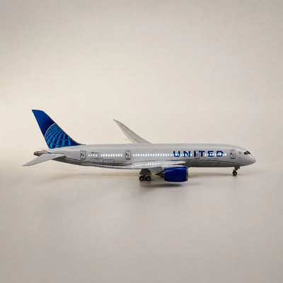 United Airlines Boeing 787 Dreamliner 1:130 Scale Model