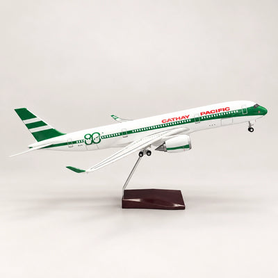 Airbus A350 Cathay Pacific – edice k 80. výročí – model v měřítku 1:142