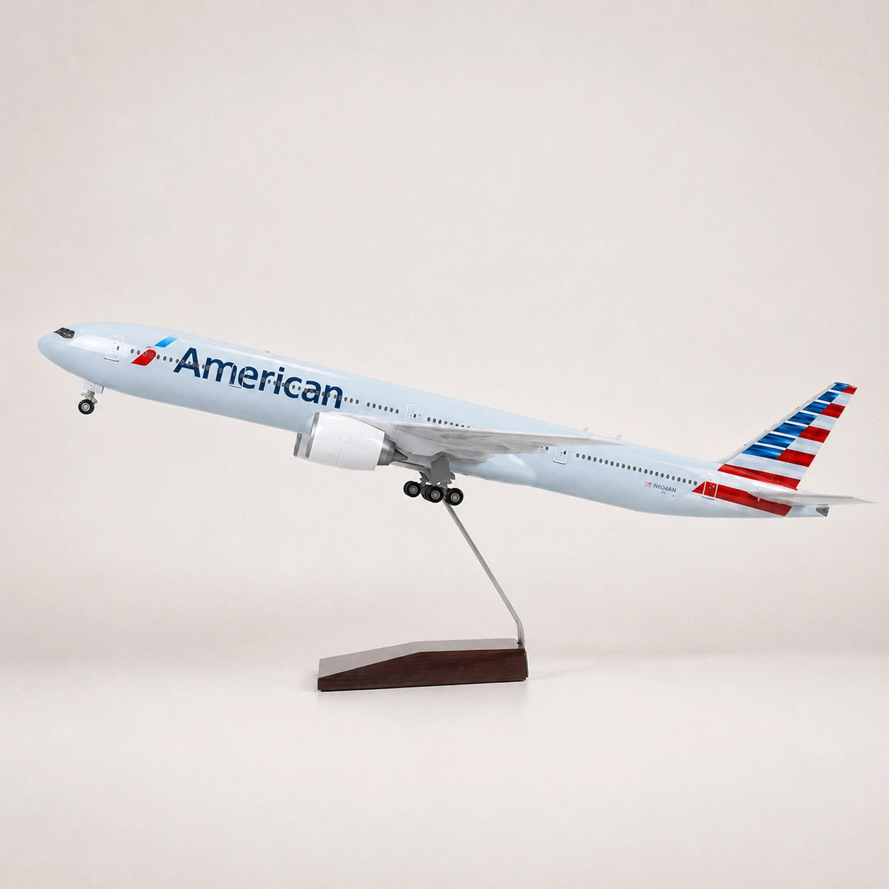 Model American Airlines Boeing 777 v měřítku 1:157