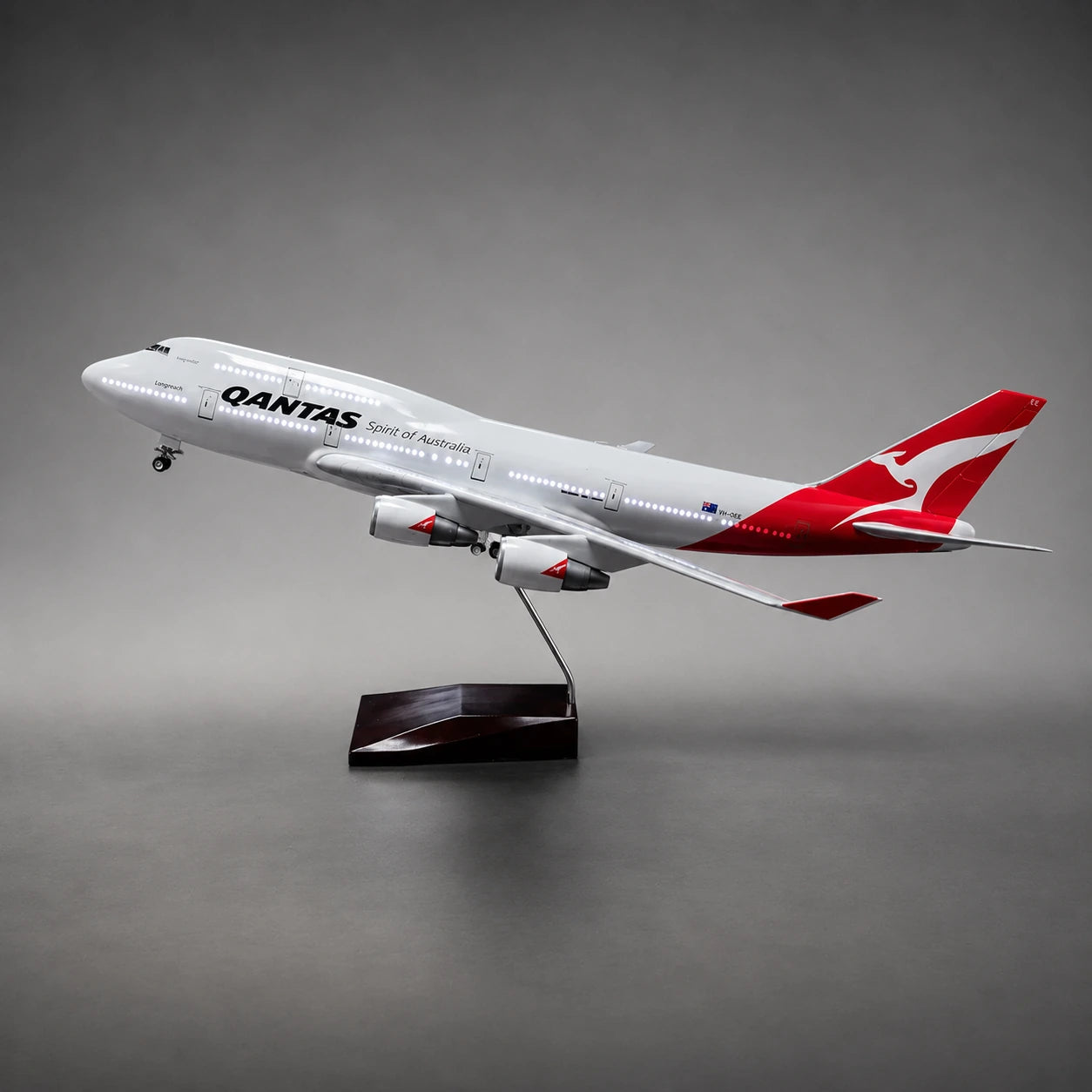 Qantas Boeing 747-400 1:150 Scale Model