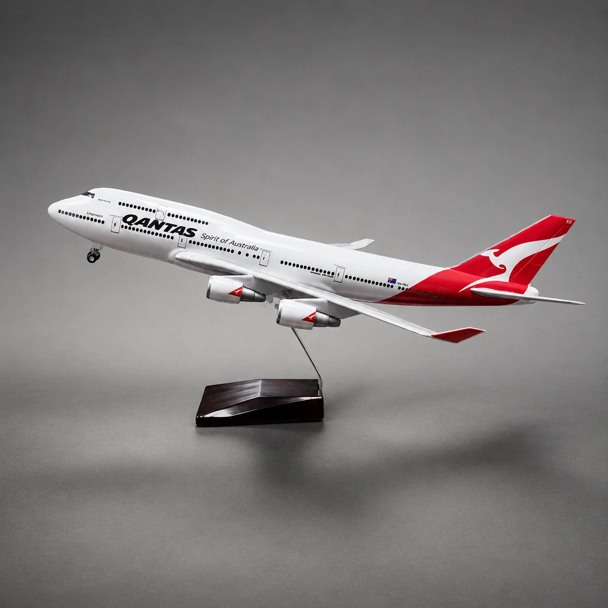 Qantas Boeing 747-400 1:150 Scale Model