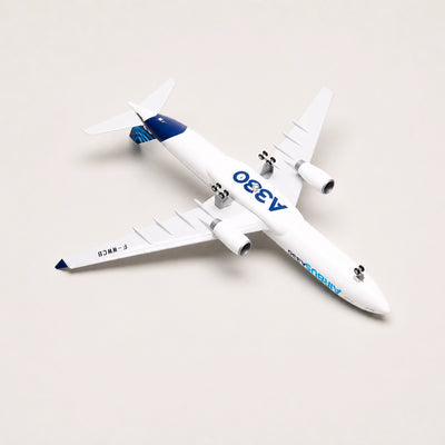 Model Prototaip Airbus A330 Skala 1:135