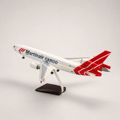 نموذج FedEx McDonnell Douglas MD-11 بمقياس 1:130