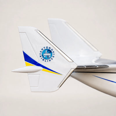 Antonov An-225 Mriya Modell im Maßstab 1:200