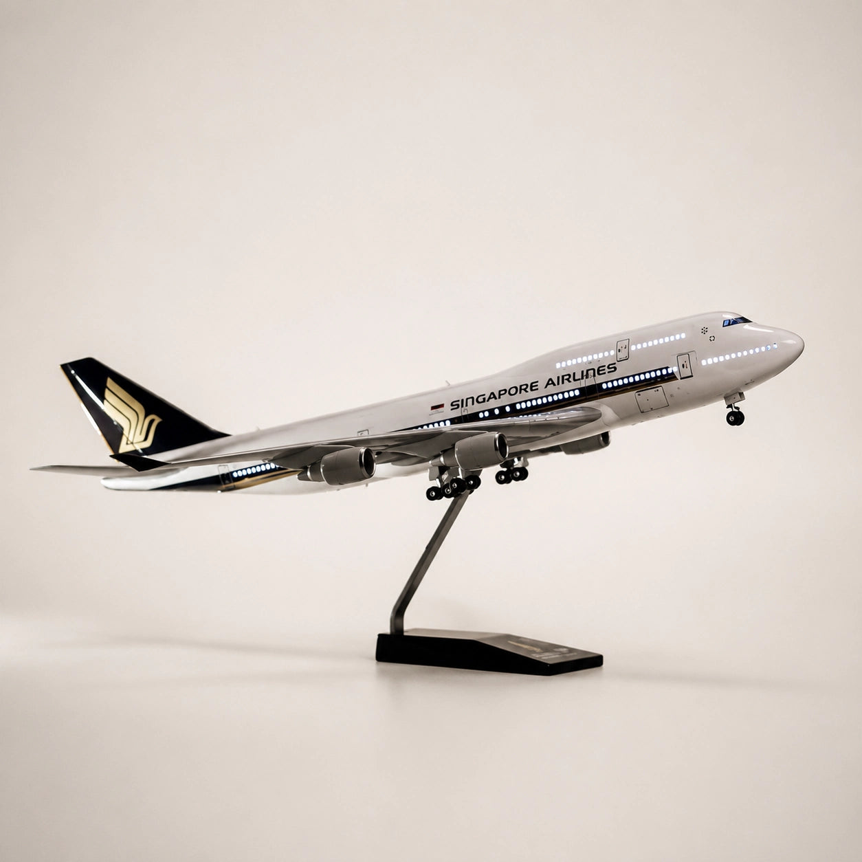 Schaalmodel Singapore Airlines Boeing 747 – klassieke kleurstelling 1:150