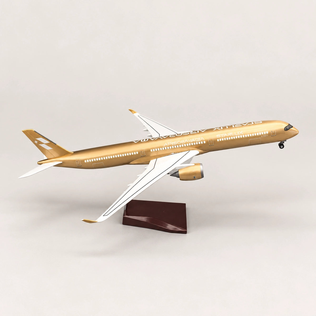 مجسم إيرباص A350-1000 ستارلوكس إيرلاينز – الطلاء الذهبي – بمقياس 1:157
