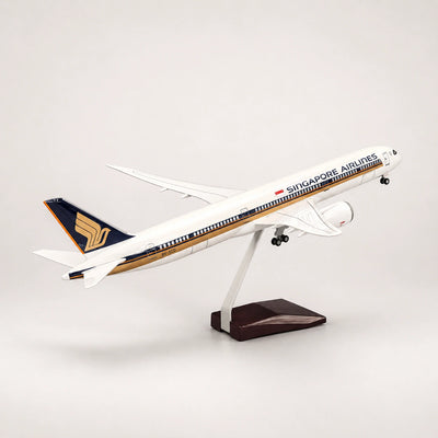 Model Singapore Airlines Boeing 787-10 Dreamliner v měřítku 1:145