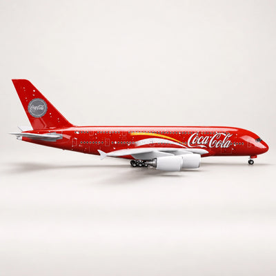 Model Airbusu A380 v edici Coca-Cola v měřítku 1:160