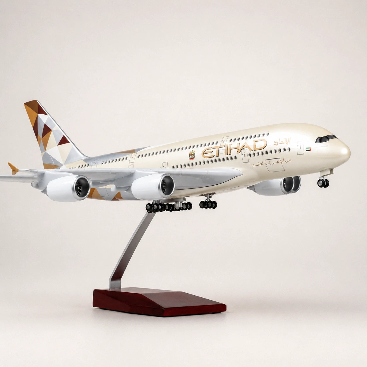 مجسم طائرة إيرباص A380 للاتحاد للطيران بمقياس 1:160