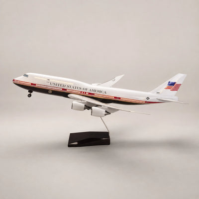 Model prezidentského letounu USAF Boeing 747 v měřítku 1:150