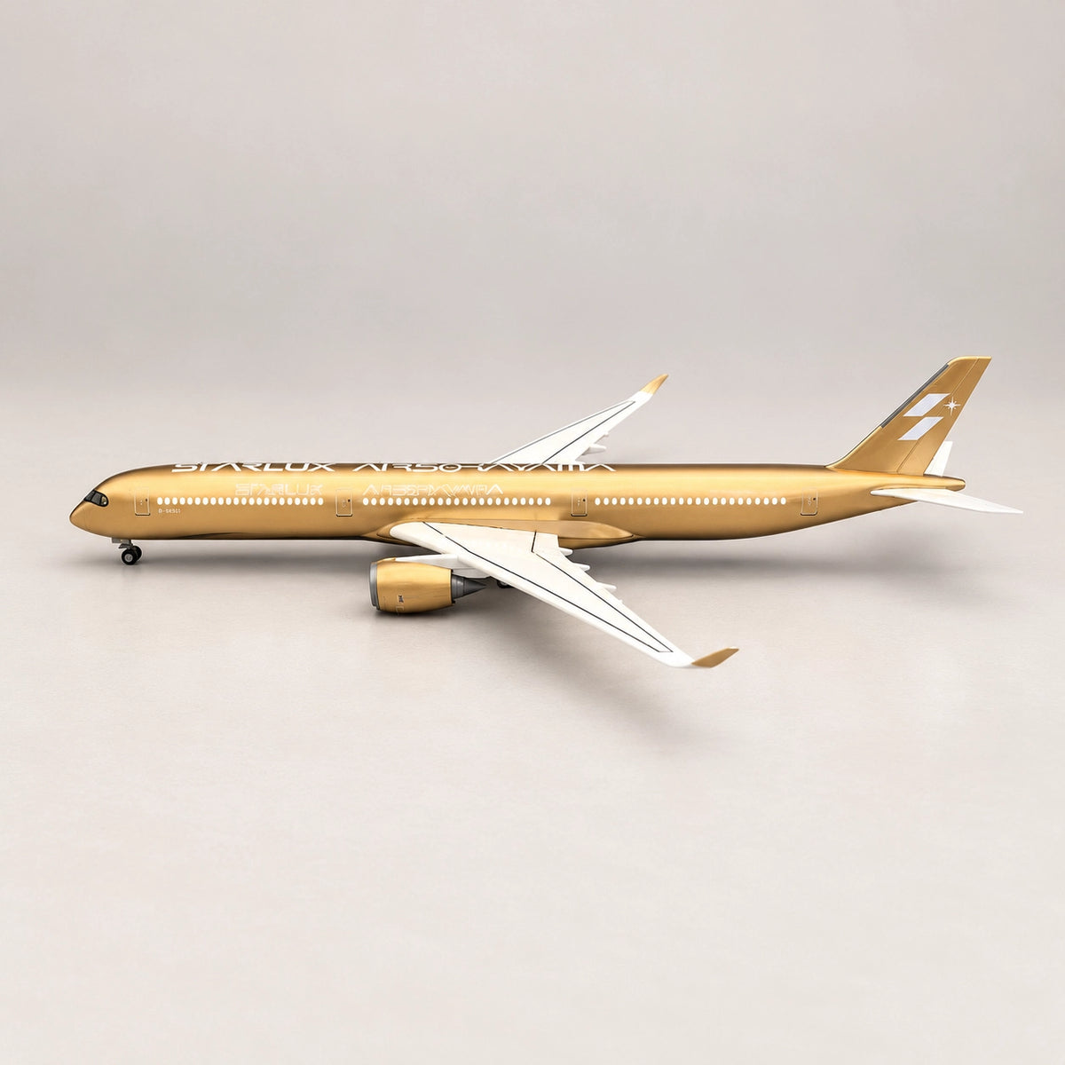 مجسم إيرباص A350-1000 ستارلوكس إيرلاينز – الطلاء الذهبي – بمقياس 1:157