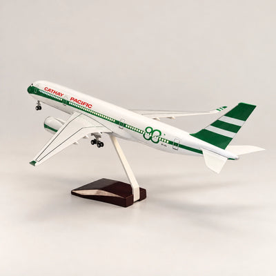 Airbus A350 Cathay Pacific – edice k 80. výročí – model v měřítku 1:142