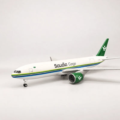 Boeing 777F Saudia Cargo – model v měřítku 1:135