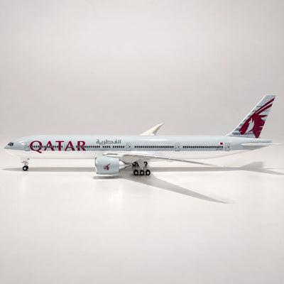 مجسم طائرة بوينغ 777-300ER للخطوط الجوية القطرية بمقياس 1:157