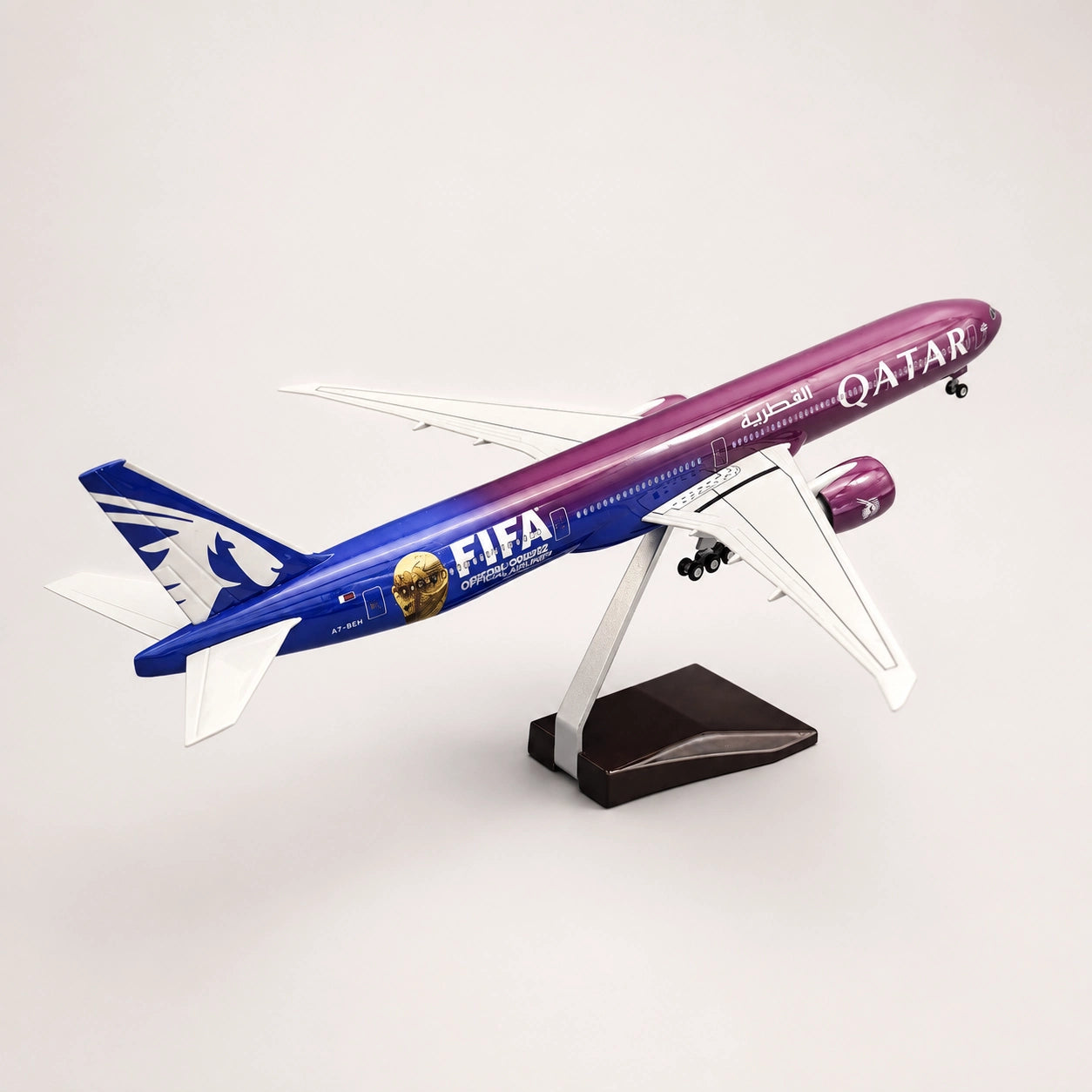 Model Qatar Airways Boeing 777 – edice Formula 1 v měřítku 1:135