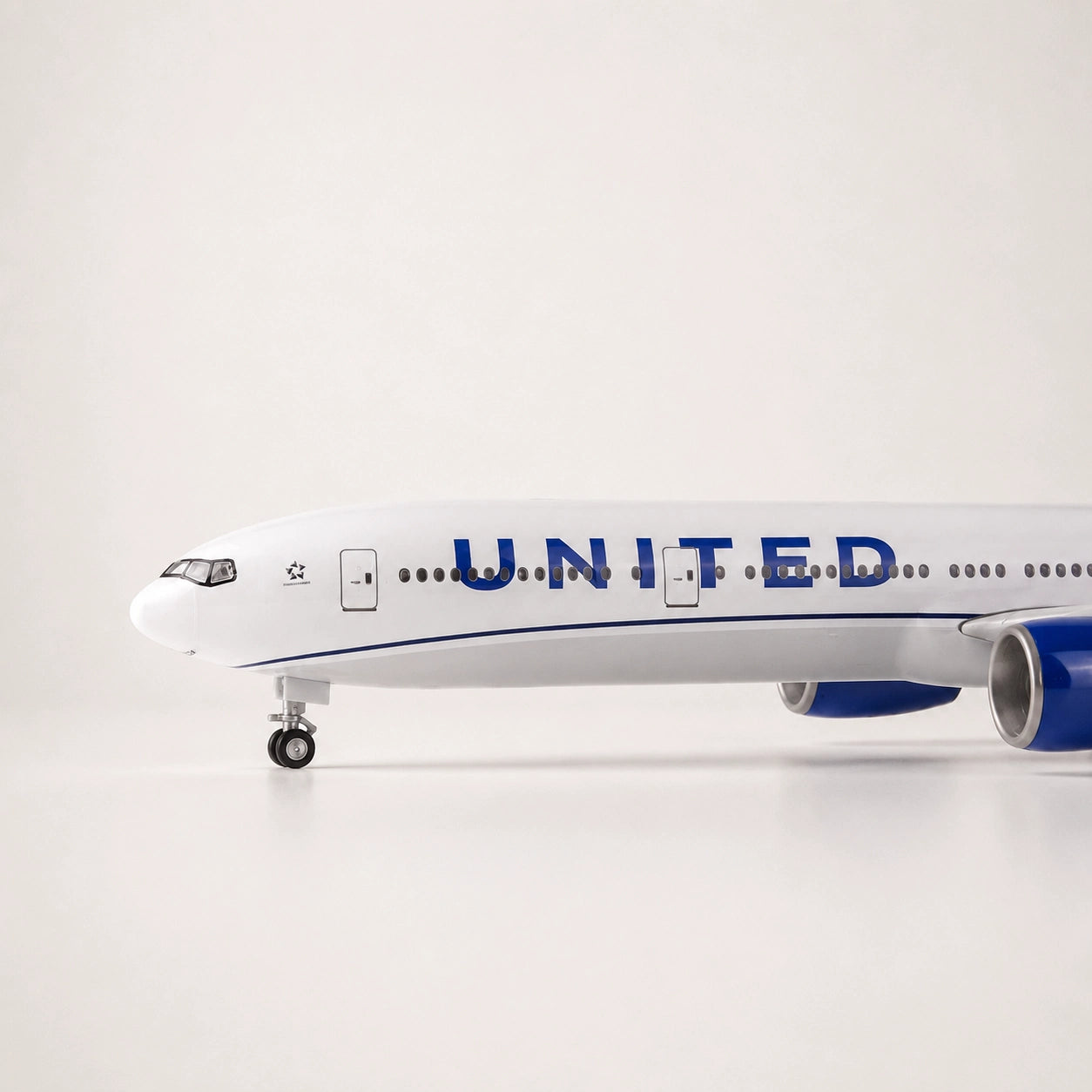 Model United Airlines Boeing 777 v měřítku 1:157