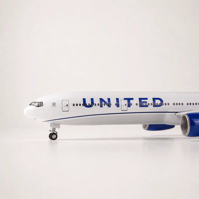 Model United Airlines Boeing 777 v měřítku 1:157
