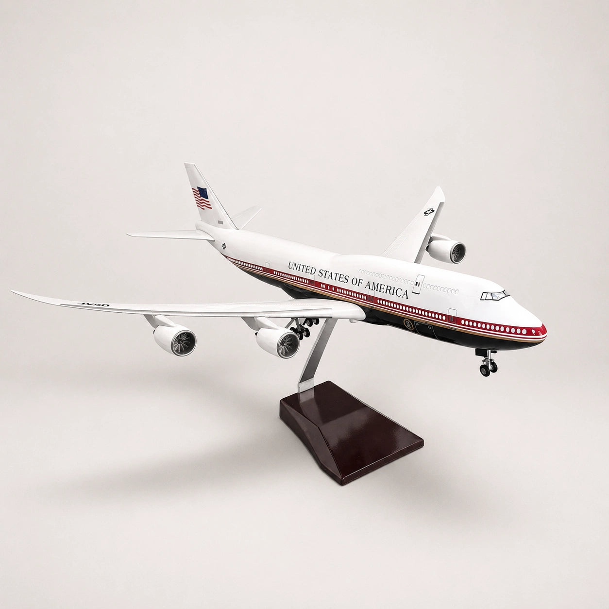 Model prezidentského letounu USAF Boeing 747 v měřítku 1:150