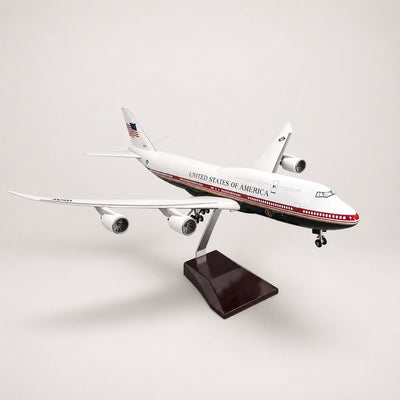 Model prezidentského letounu USAF Boeing 747 v měřítku 1:150