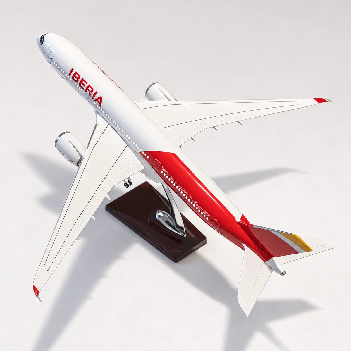 Iberia Airbus A350 v barvách španělského národního týmu – model v měřítku 1:142