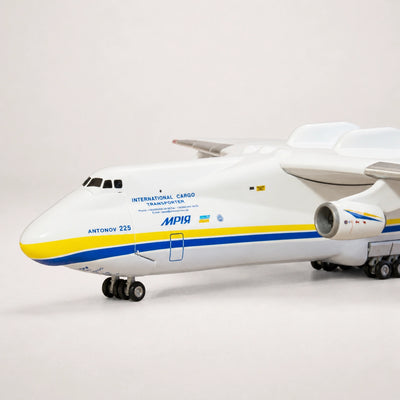 Antonov An-225 Mriya Modell im Maßstab 1:200