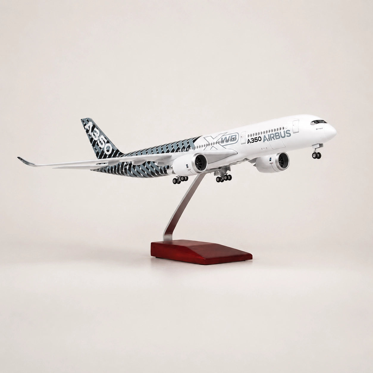 Model Prototaip Airbus A350 XWB – livery gentian karbon Skala 1:142