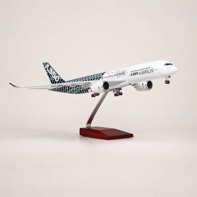Model Prototaip Airbus A350 XWB – livery gentian karbon Skala 1:142