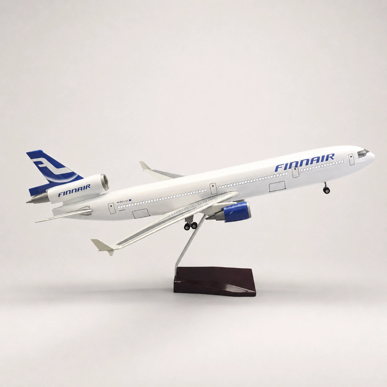 Model FedEx McDonnell Douglas MD-11 v měřítku 1:130