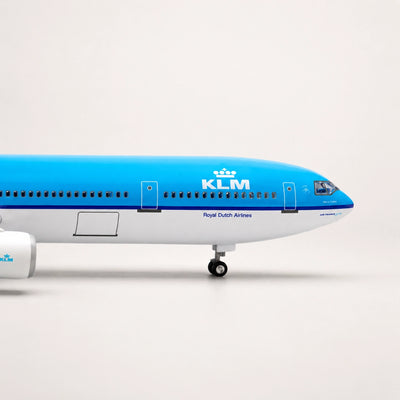 KLM Royal Dutch Airlines McDonnell Douglas MD-11 1:130 Scale Model