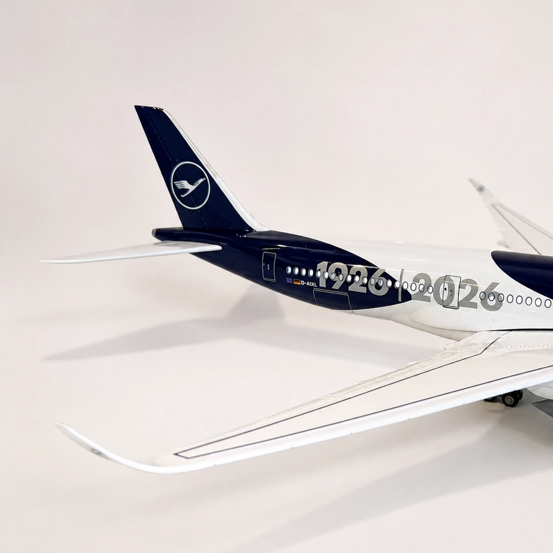 Model Lufthansa Airbus A350 – edice ke 100. výročí v měřítku 1:142