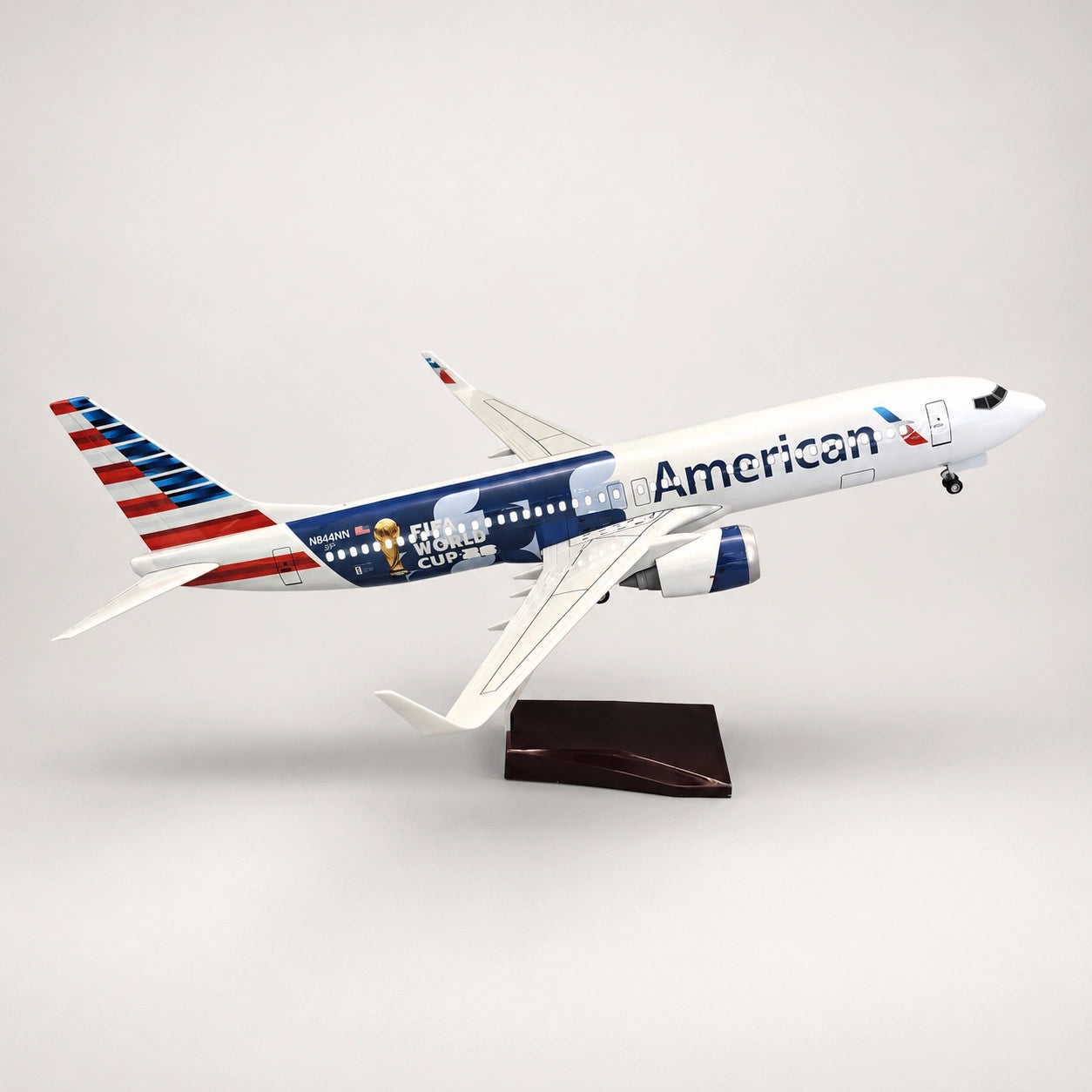 Schaalmodel American Airlines Boeing 737 – FIFA WK-editie 1:85