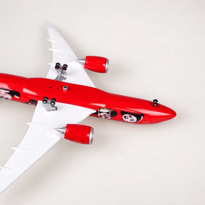 Model Boeing 787 Hainan Airlines v edici Kung Fu Panda v měřítku 1:130