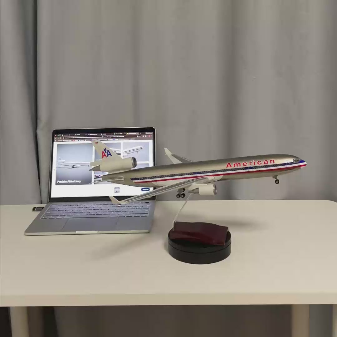 Load video: American Airlines McDonnell Douglas MD-11 1:130 Scale Model