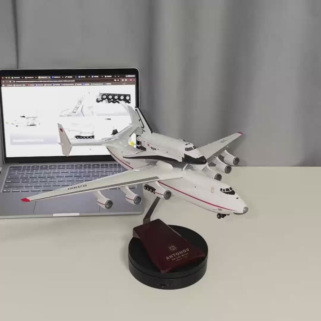 Antonov An-225 Mriya with Buran Space Shuttle 1:200 Scale Model