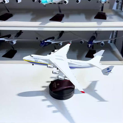 Antonov An-225 Mriya 1:200 Scale Model