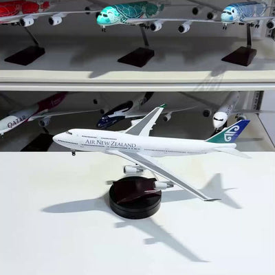 Air New Zealand Boeing 747 1:150 Scale Model