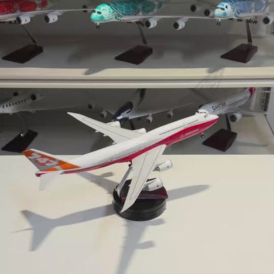 Model Prototyp Boeing 747-8 Intercontinental v měřítku 1:150
