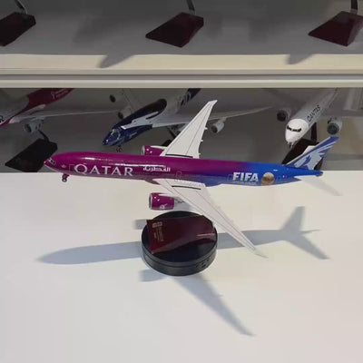 Model Qatar Airways Boeing 777 – edice Formula 1 v měřítku 1:135