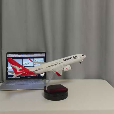 Qantas Boeing 737-800 1:85 Scale Model