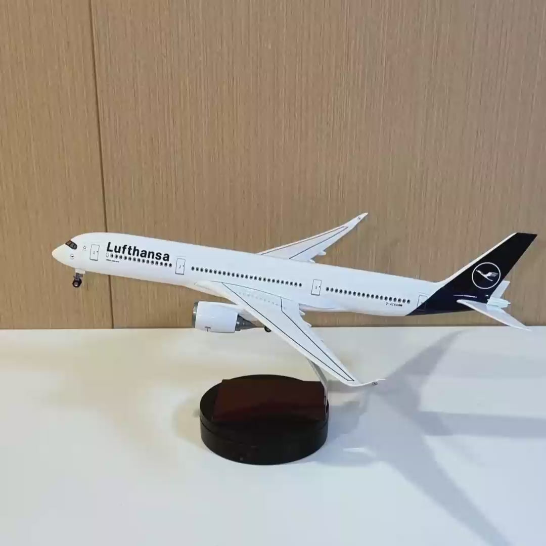 Video laden: Schaalmodel Lufthansa Airbus A350 1:142