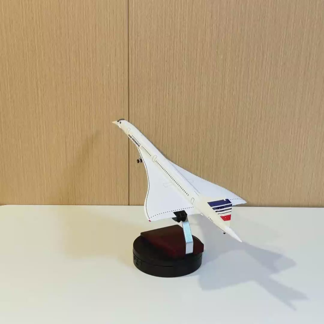 Načíst video: Model Air France Concorde v měřítku 1:125