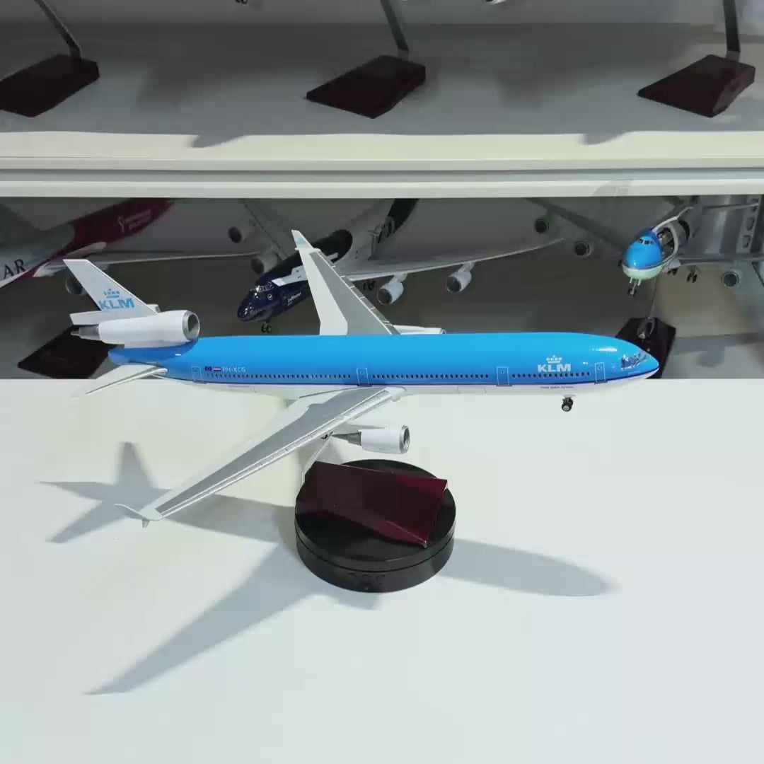 Load video: KLM Royal Dutch Airlines McDonnell Douglas MD-11 1:130 Scale Model